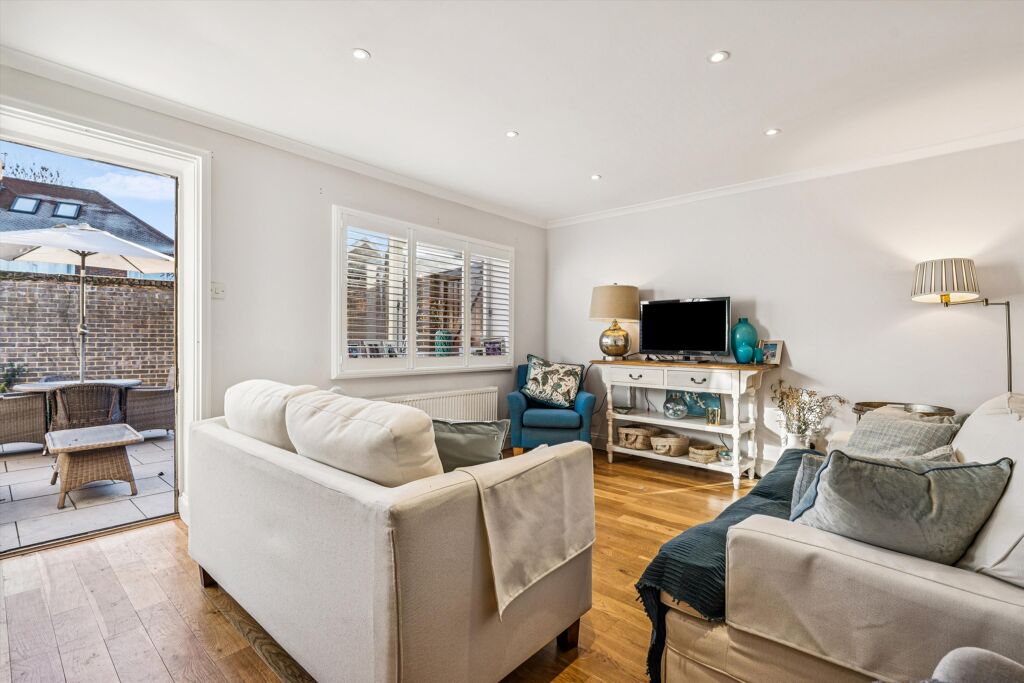 Image of Mandeville Close, Wimbledon, London, SW20