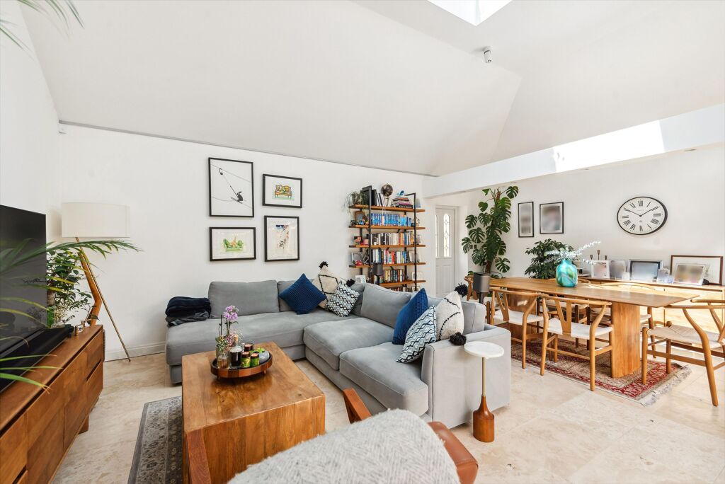 Image of Selhurst Close, London SW19