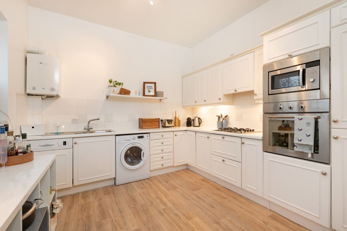 flat to rent in Longworth House, Woodhayes Road, Wimbledon, London