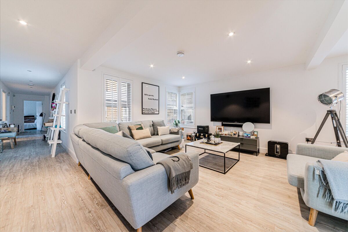 flat for sale in Willow Lodge, London, SW4 - WND012036267 | Knight Frank