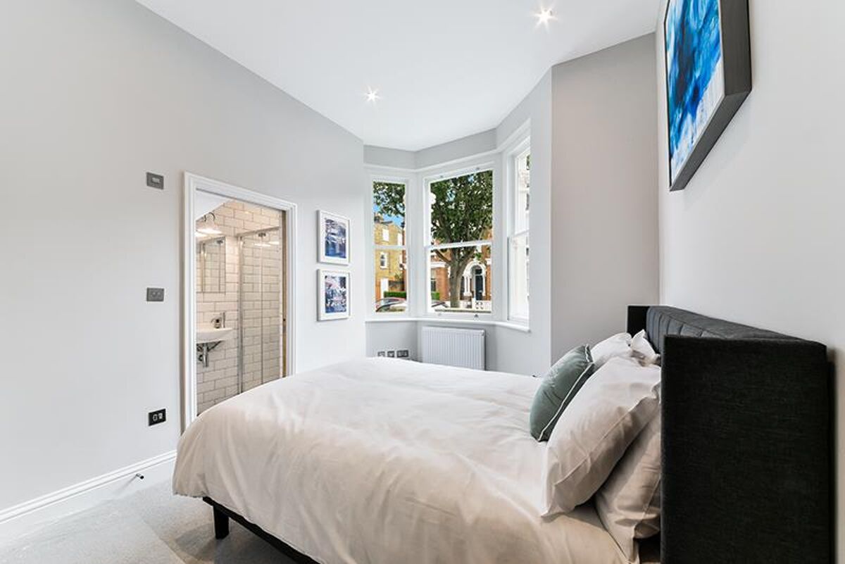 flat for sale in Gosberton Road, London, SW12 WND012067222 Knight Frank