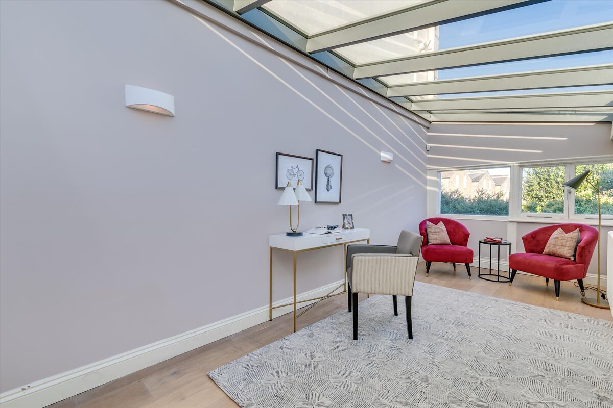flat for sale in The Shrubbery, 2 Lavender Gardens, London, SW11