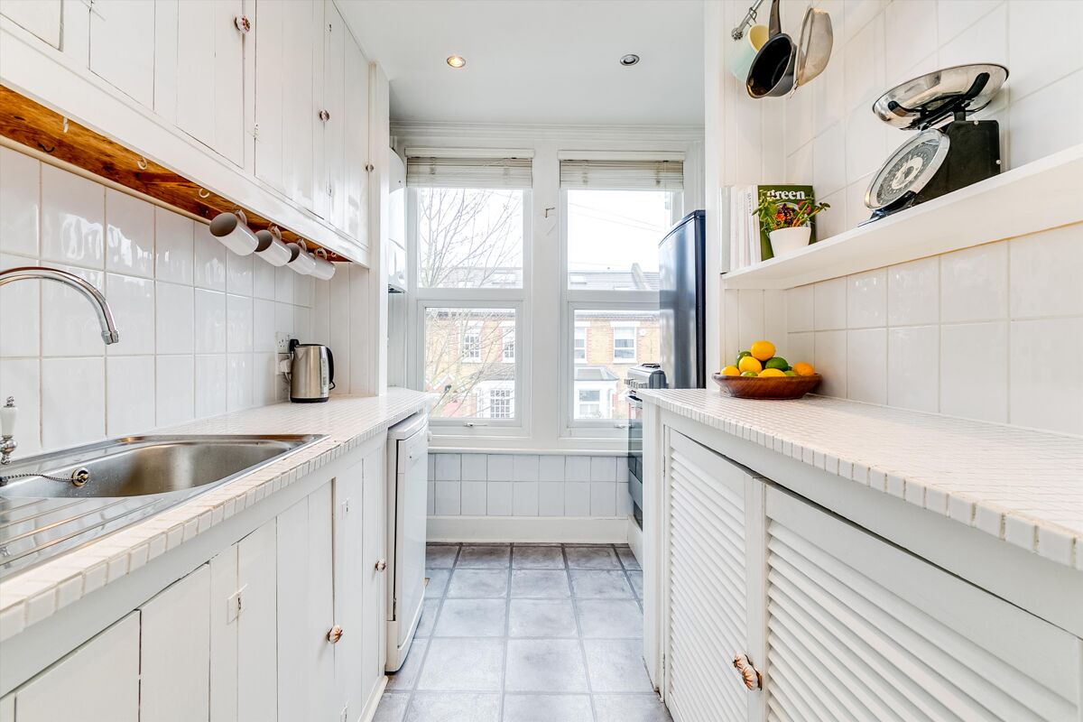 flat for sale in Inman Road, Earlsfield, SW18 WND012121020 Knight Frank