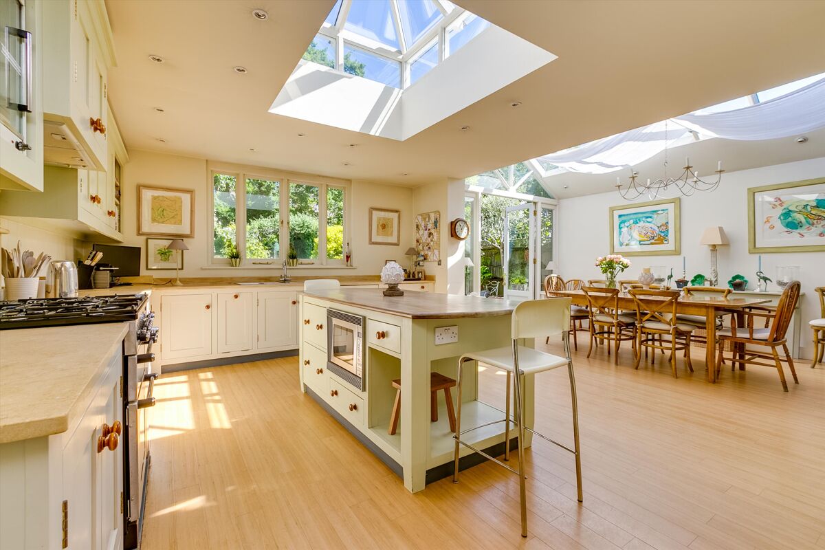 house for sale in Criffel Avenue, London, SW2. WND012126032 Knight