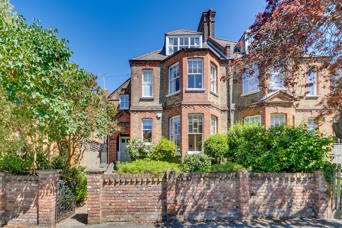 house for sale in Criffel Avenue, London, SW2. WND012126032 Knight