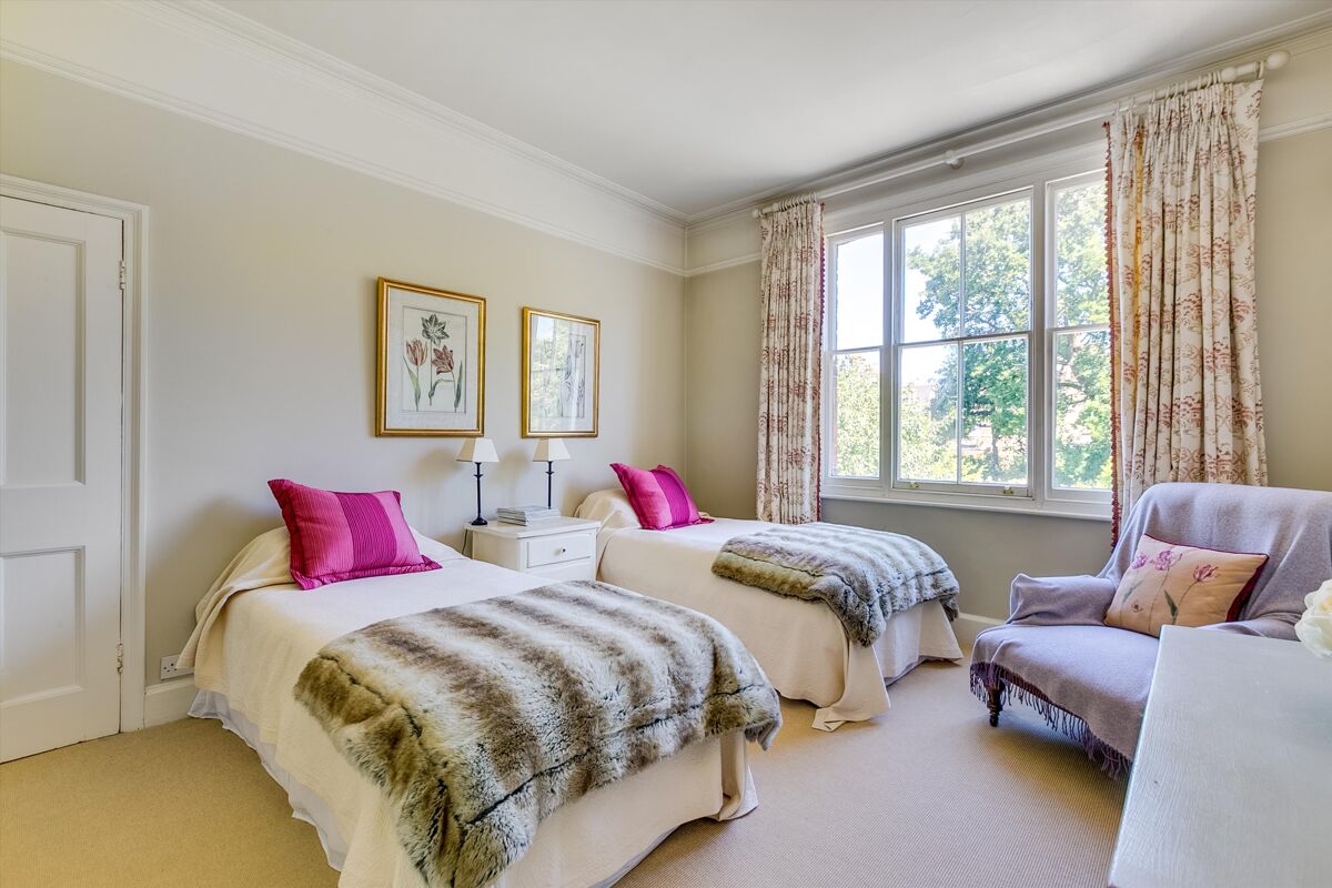 house for sale in Criffel Avenue, London, SW2. WND012126032 Knight