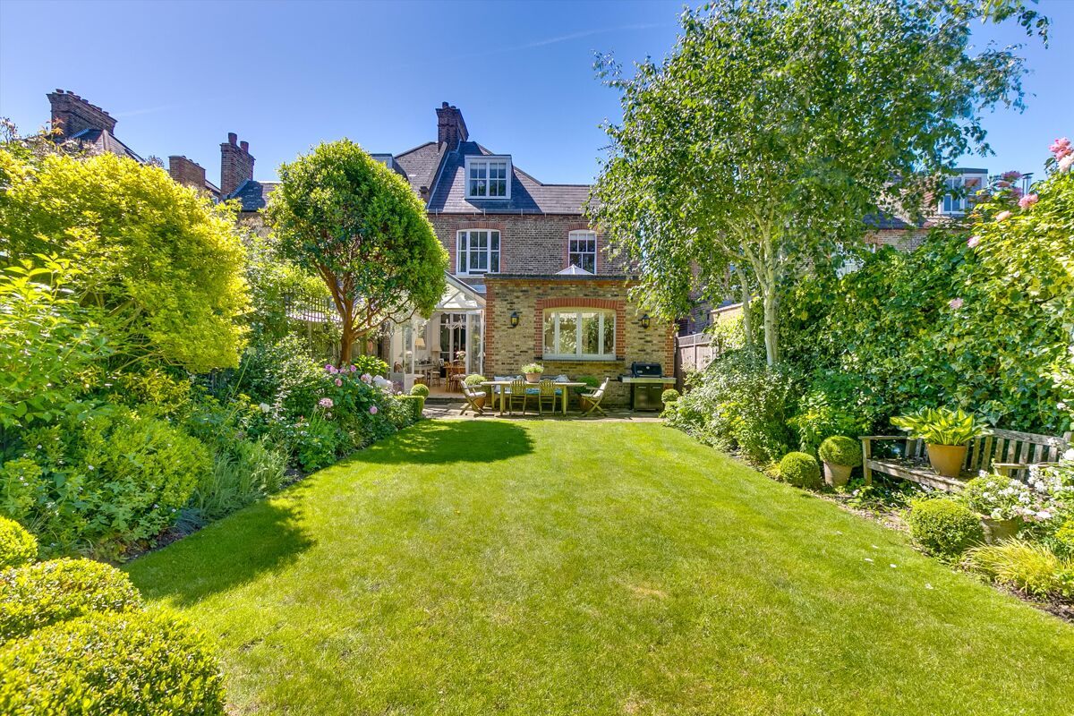 house for sale in Criffel Avenue, London, SW2. WND012126032 Knight