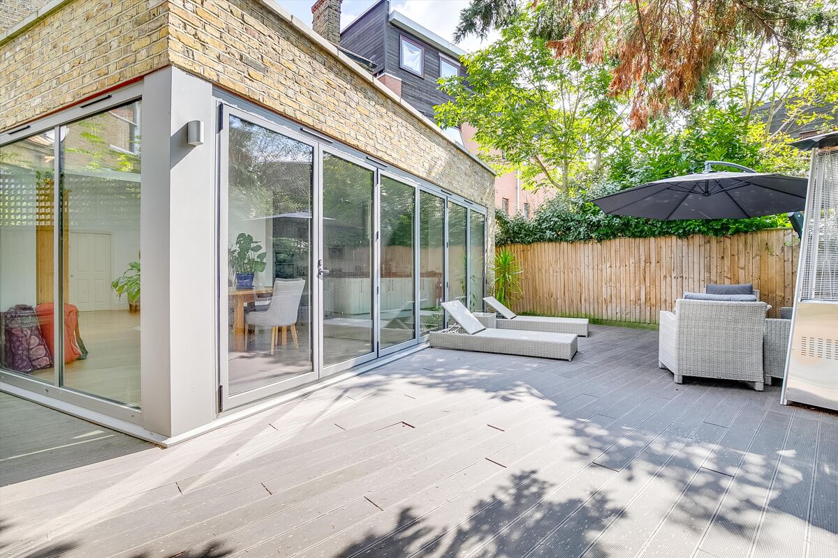 flat for sale in Trinity Road, Wandsworth, London, SW18 WND012130952