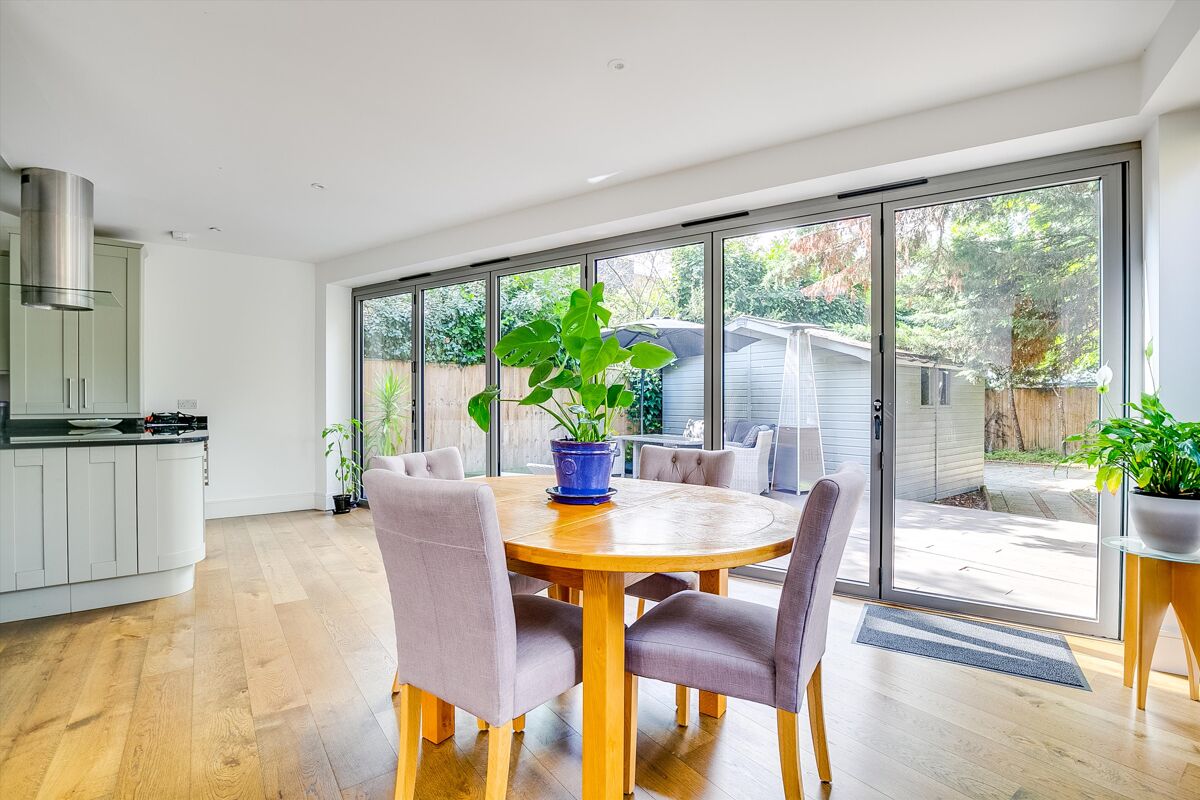 flat for sale in Trinity Road, Wandsworth, London, SW18 WND012130952