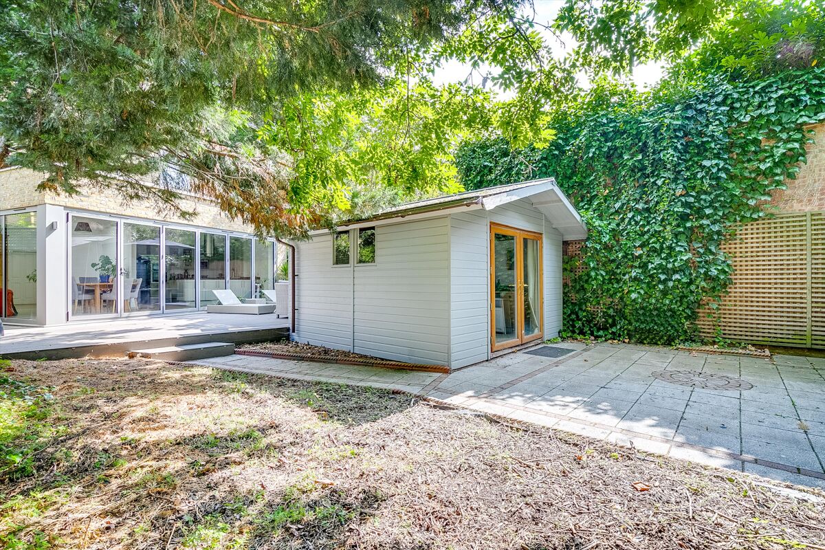 flat for sale in Trinity Road, Wandsworth, London, SW18 WND012130952