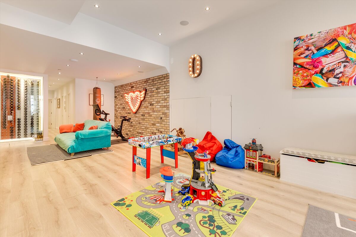 house for sale in Broomwood Road, London, SW11 WND012132827 Knight