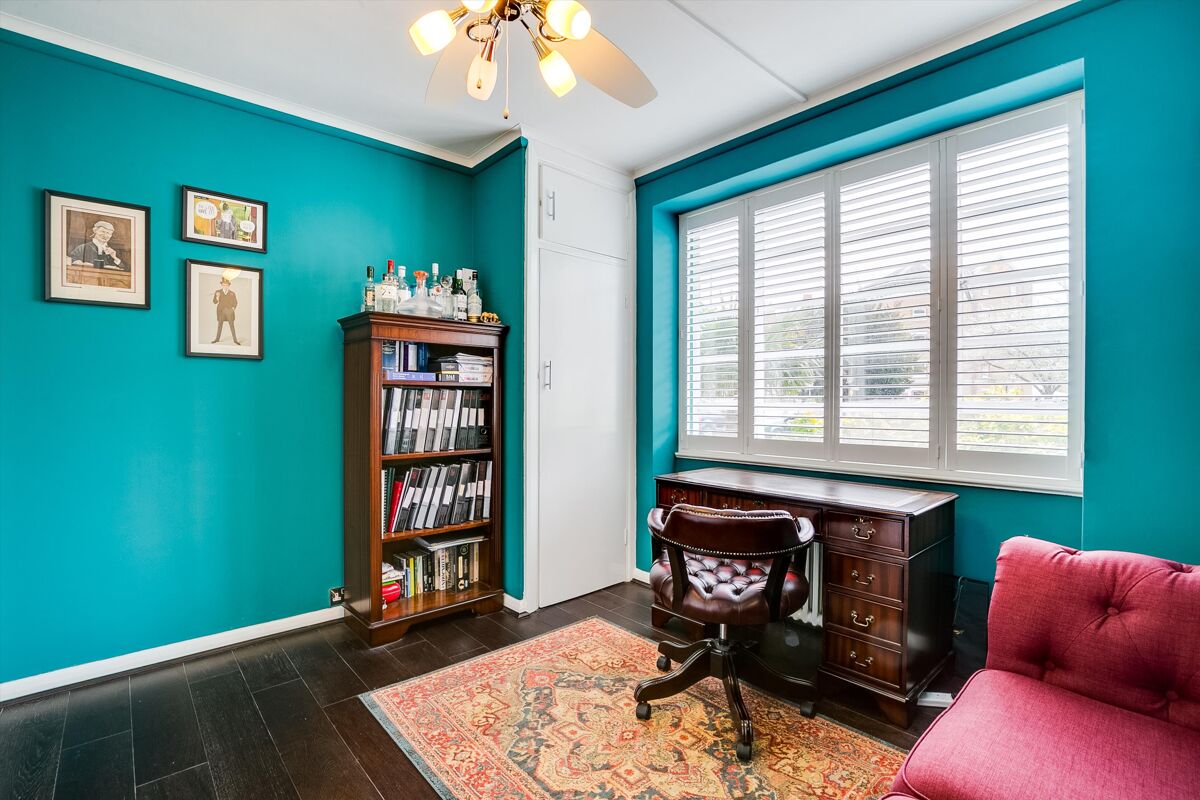 flat for sale in Hightrees House, Nightingale Lane, SW12 WND012135200