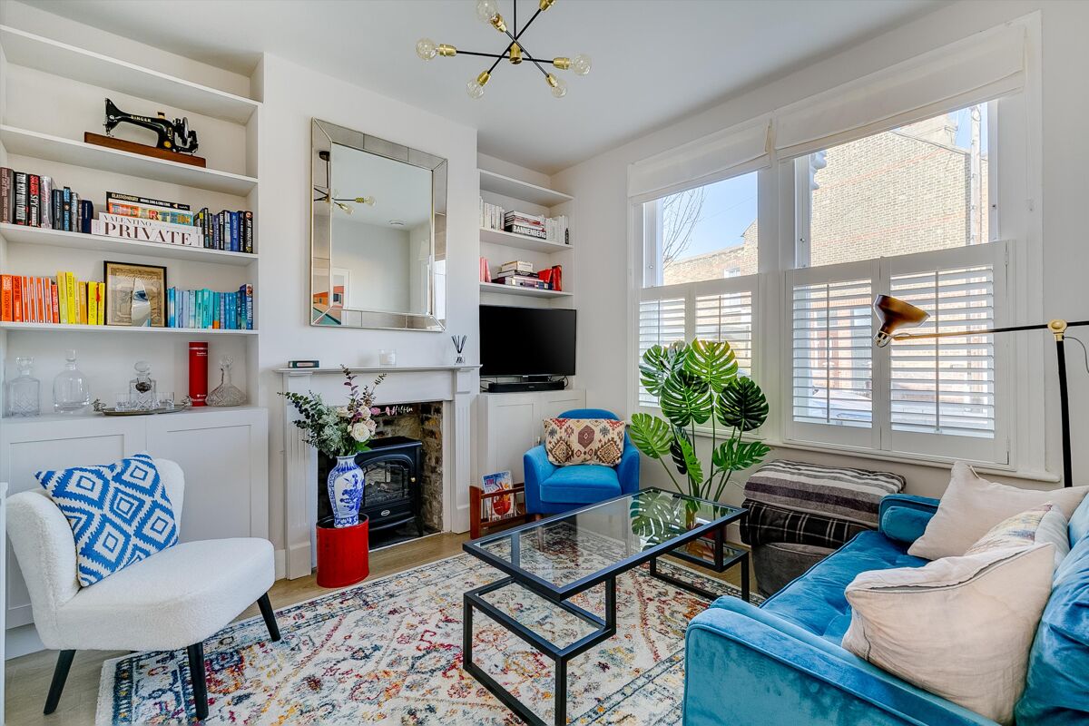 house for sale in Lydden Grove, Earlsfield, SW18 WND012142163