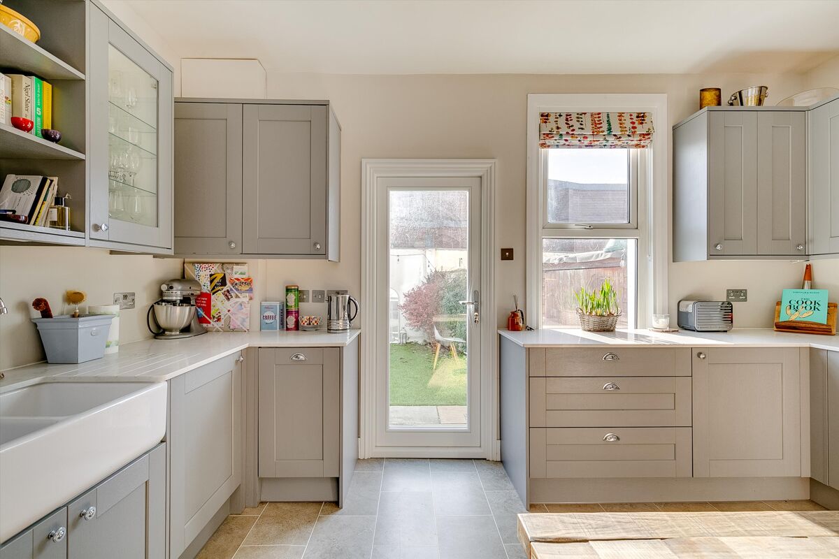 house for sale in Lydden Grove, Earlsfield, SW18 WND012142163