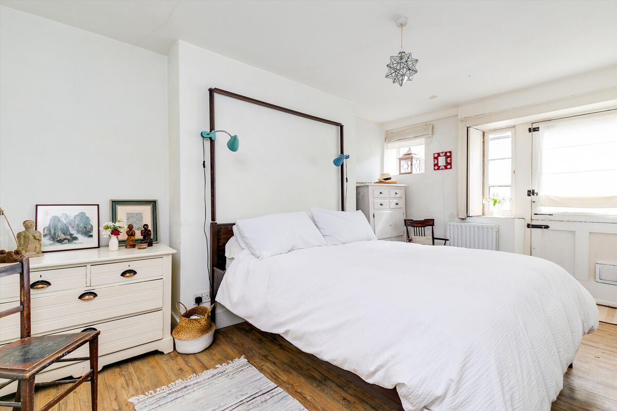 flat for sale in Crescent Grove, Clapham, SW4 WND012169809 Knight Frank