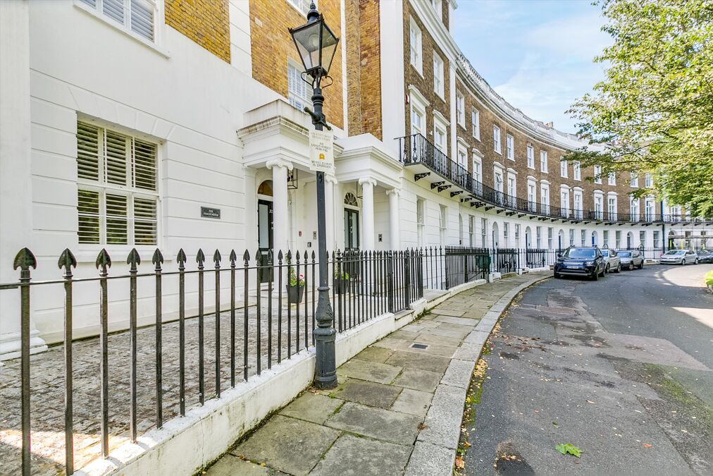Image of Crescent Grove, London, SW4.