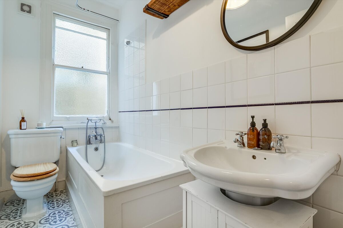flat for sale in Barmouth Road, London, SW18 WND012255098 Knight Frank