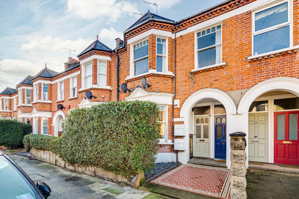 flat for sale in Barmouth Road, London, SW18 WND012255098 Knight Frank