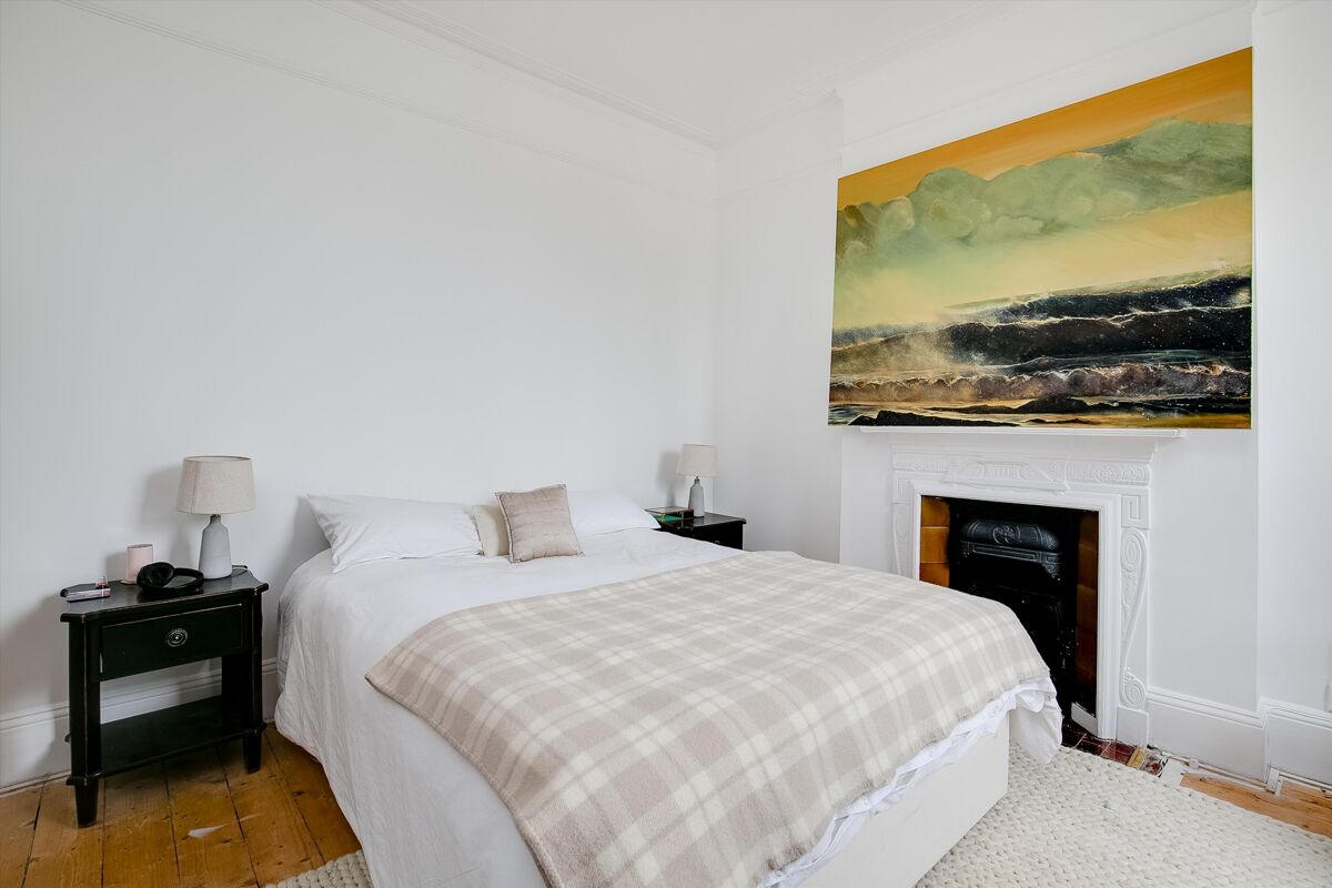 flat for sale in Emmanuel Road, Balham, London, SW12 WND012260693