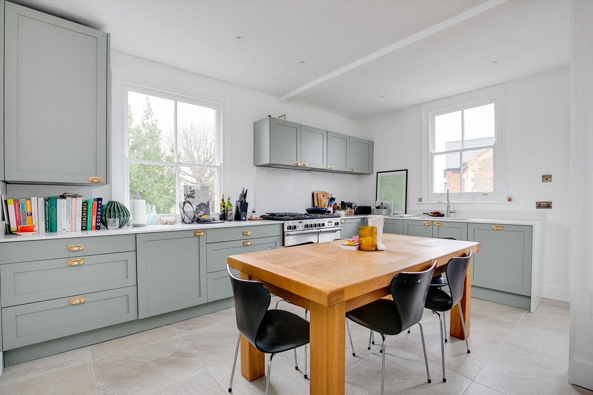flat for sale in Emmanuel Road, Balham, London, SW12 WND012260693