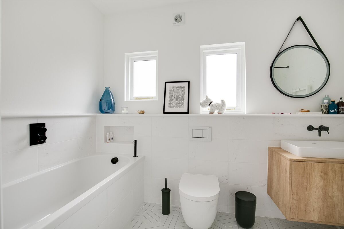 flat for sale in Emmanuel Road, Balham, London, SW12 WND012260693