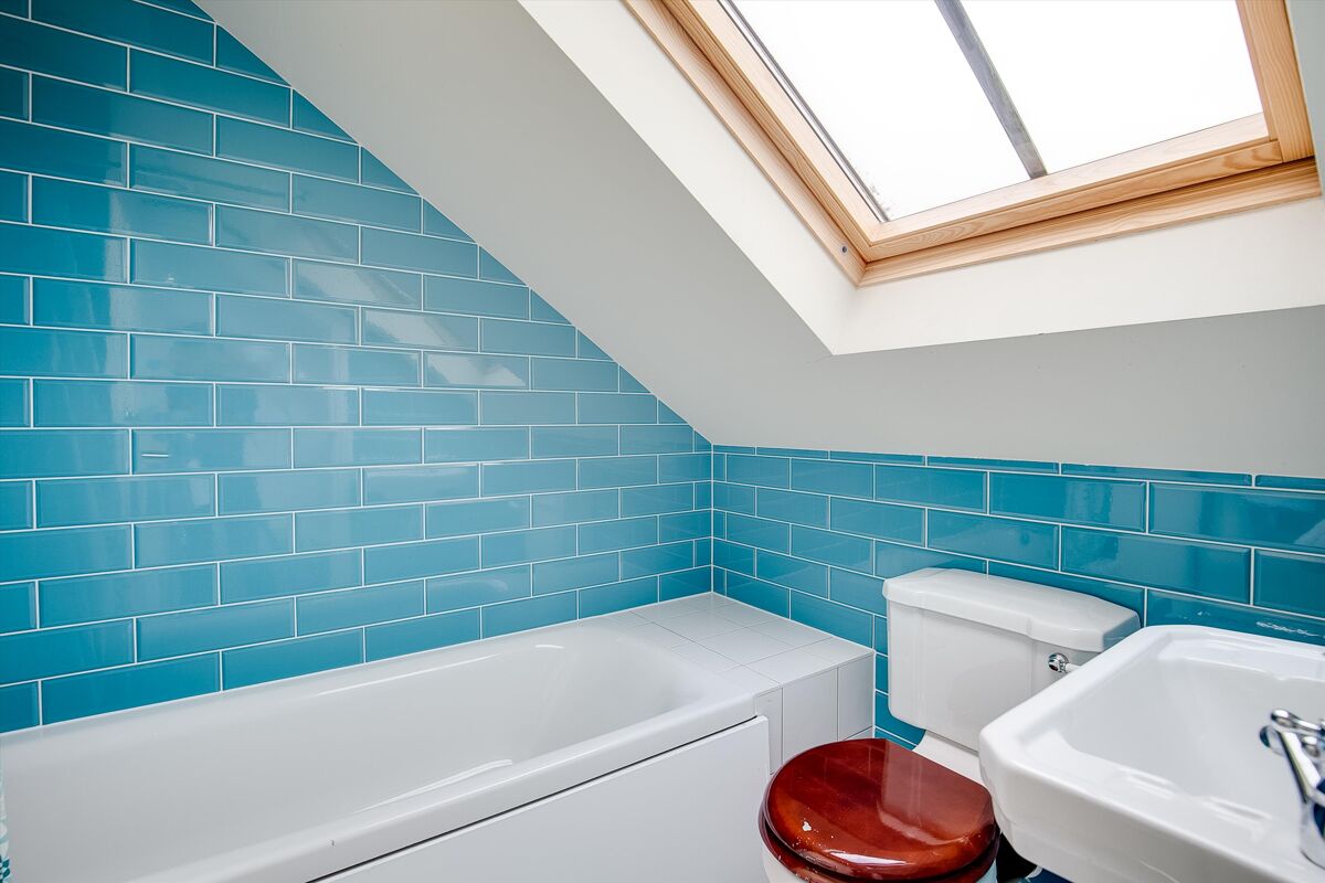 flat for sale in Emmanuel Road, Balham, London, SW12 WND012260693