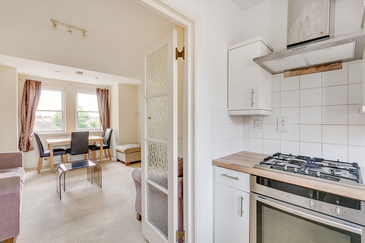 flat for sale in Balham Park Road, London, SW12 WND012271338 Knight