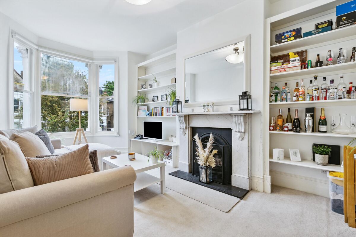 flat for sale in Chelsham Road, Clapham, London, SW4 WND012364080