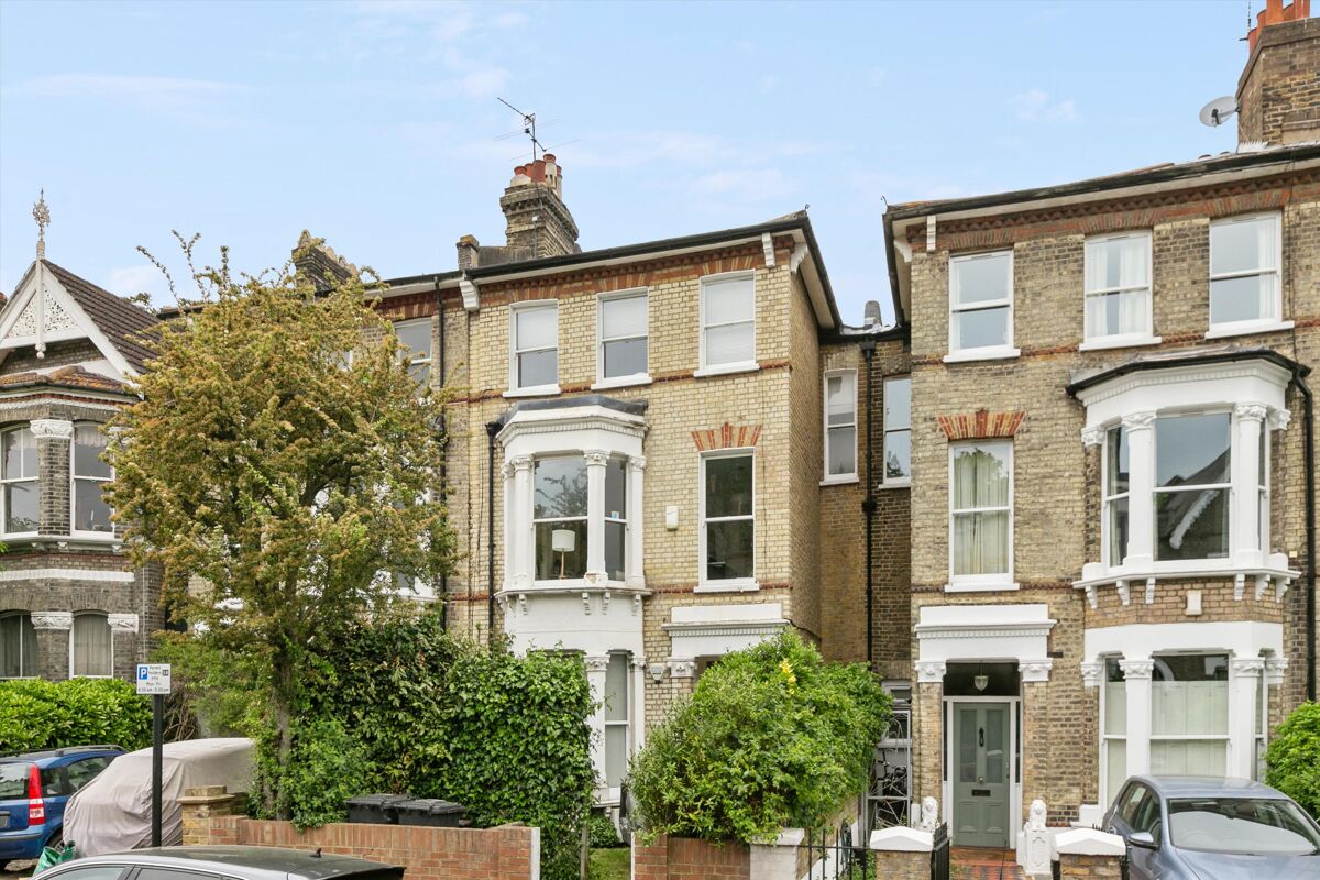 flat for sale in Chelsham Road, Clapham, London, SW4 WND012364080