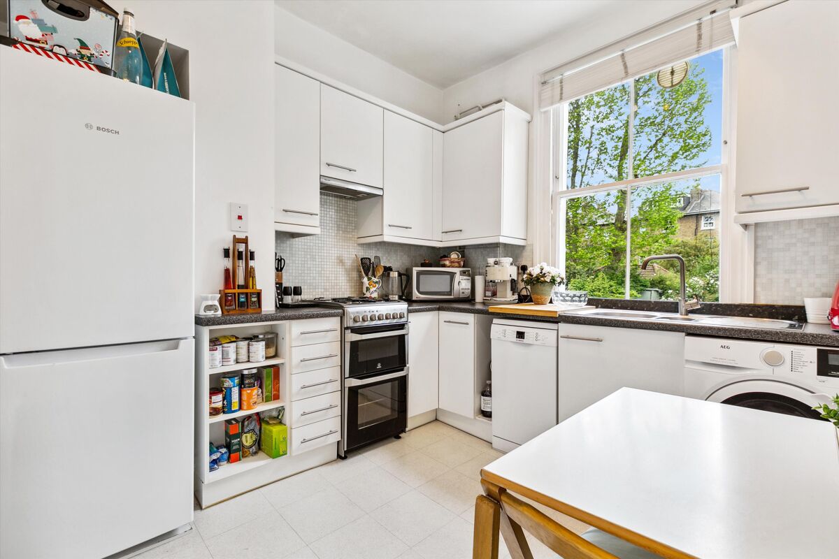 flat for sale in Chelsham Road, Clapham, London, SW4 WND012364080
