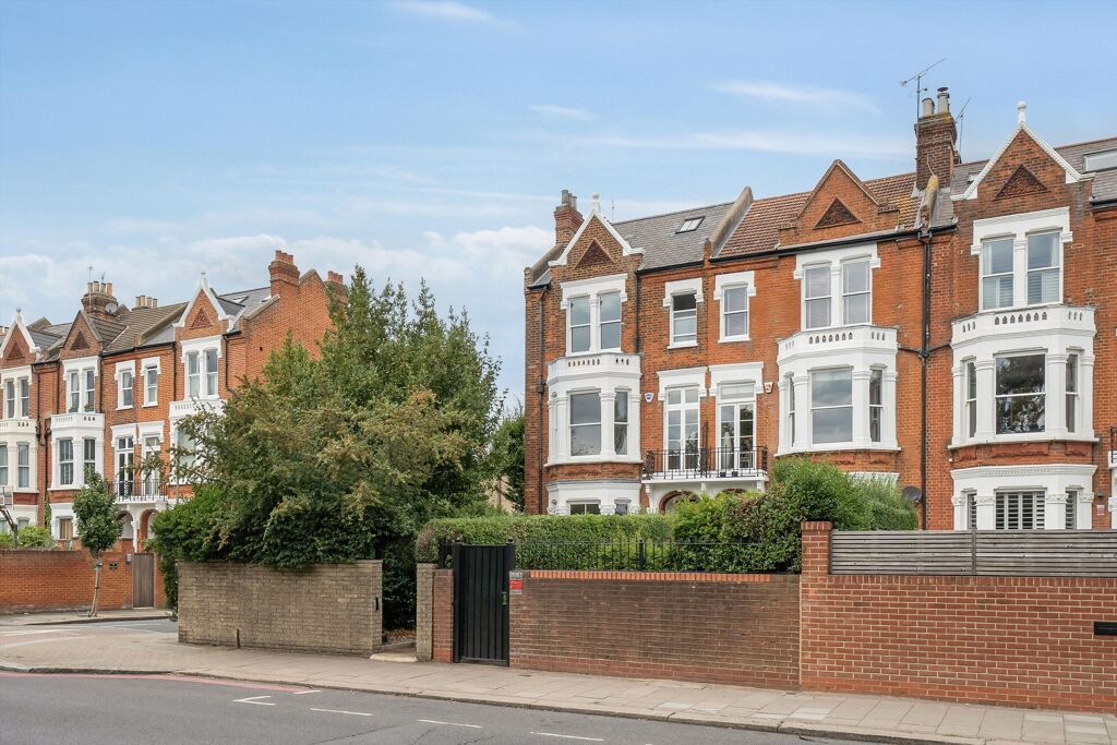 Image of Clapham Common North Side, London, SW4