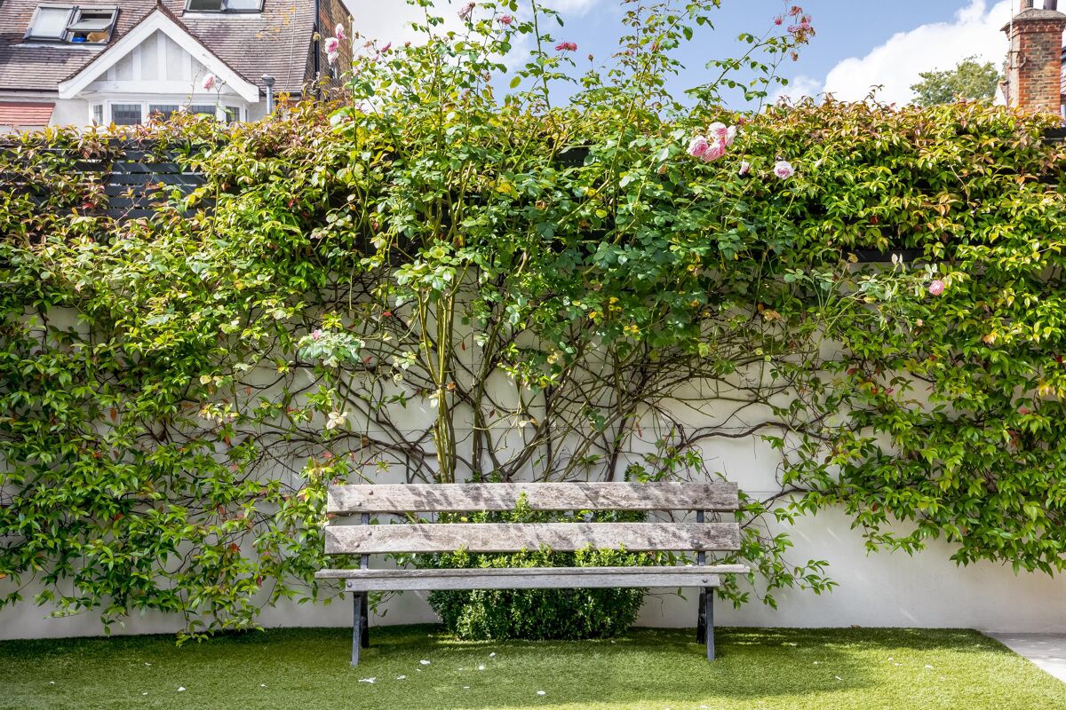 7 bedroom house for sale on Clapham Common West Side, London SW4