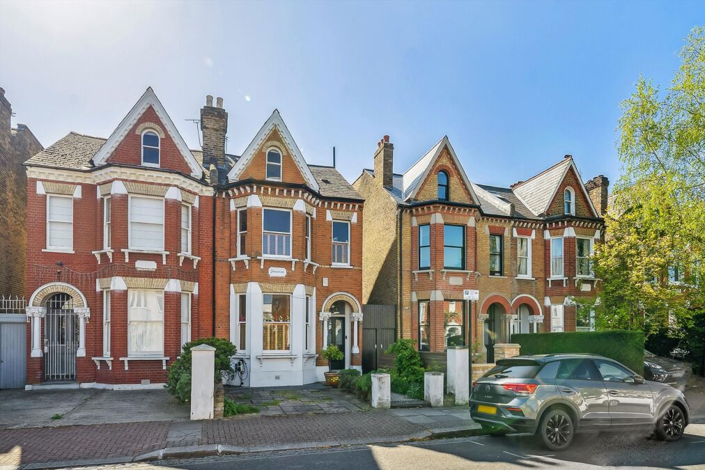 Image of Hendham Road, London, SW17