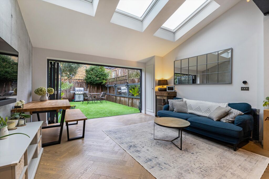 Image of Ravensbury Road, London, SW18