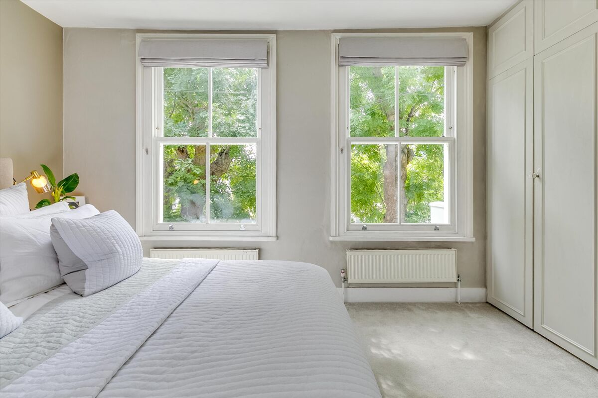 house for sale in Falcon Grove, Battersea, London, SW11. WND110262