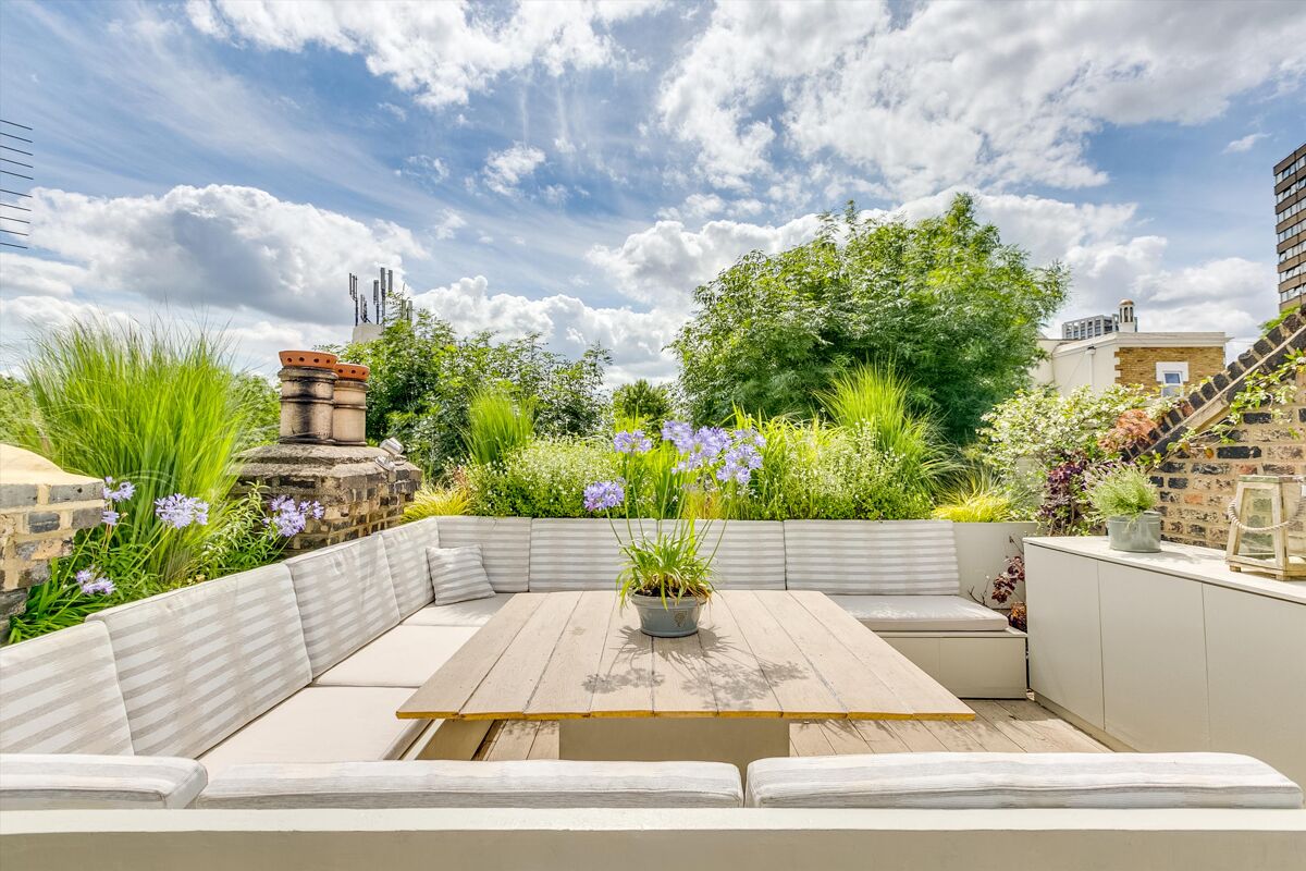 house for sale in Falcon Grove, Battersea, London, SW11. WND110262