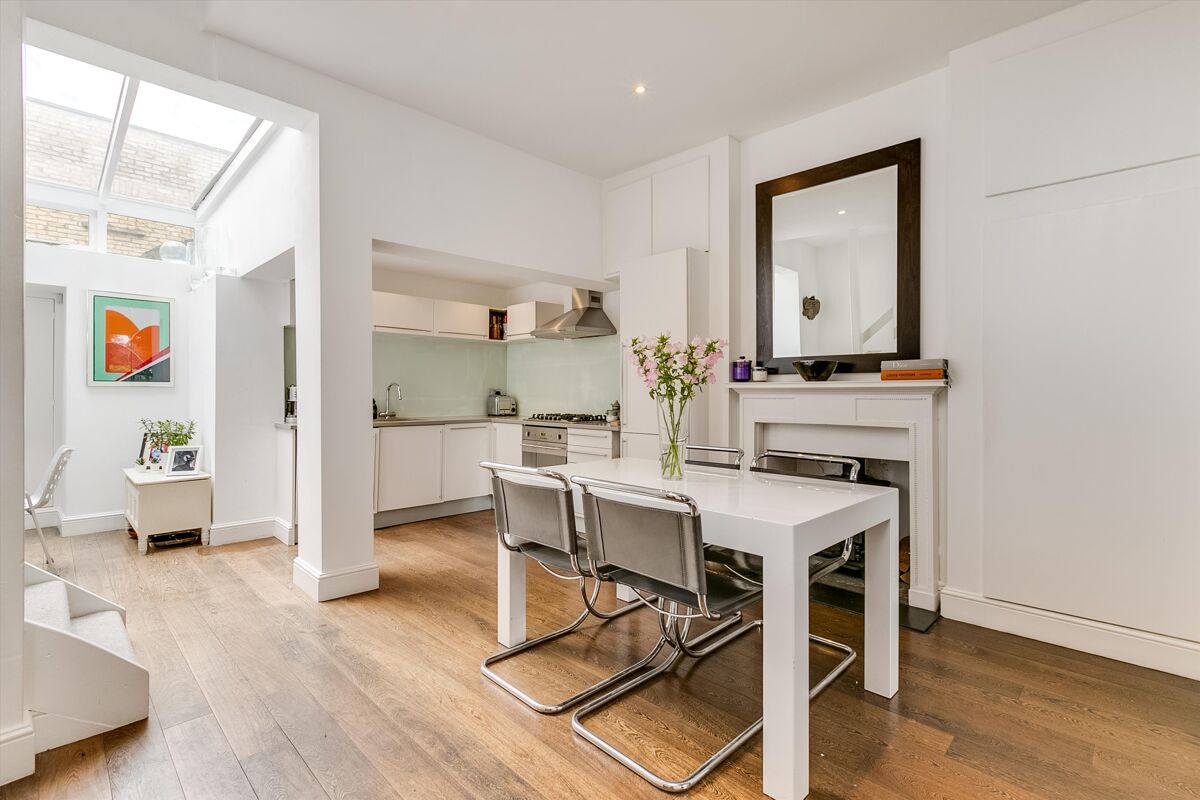 house for sale in Falcon Grove, Battersea, London, SW11. WND110262