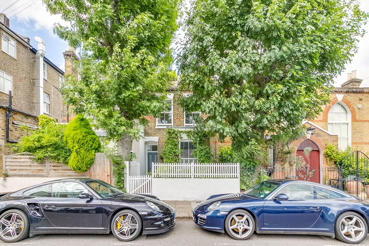 house for sale in Falcon Grove, Battersea, London, SW11. WND110262