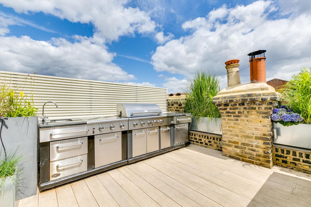 house for sale in Falcon Grove, Battersea, London, SW11. WND110262