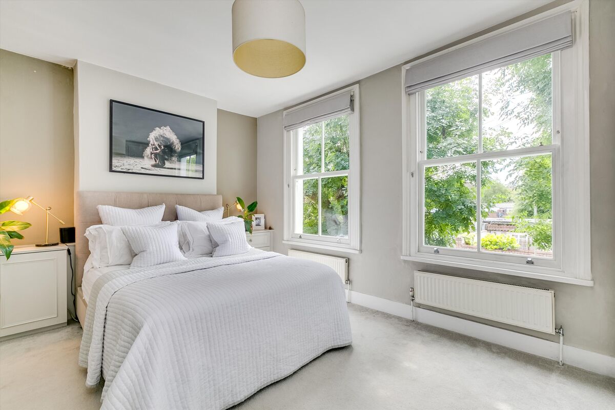 house for sale in Falcon Grove, Battersea, London, SW11. WND110262