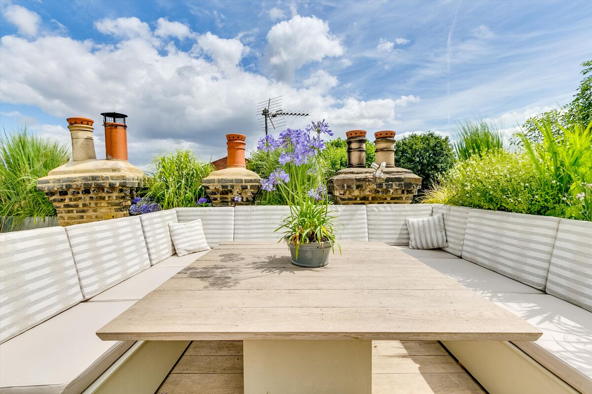 house for sale in Falcon Grove, Battersea, London, SW11. WND110262