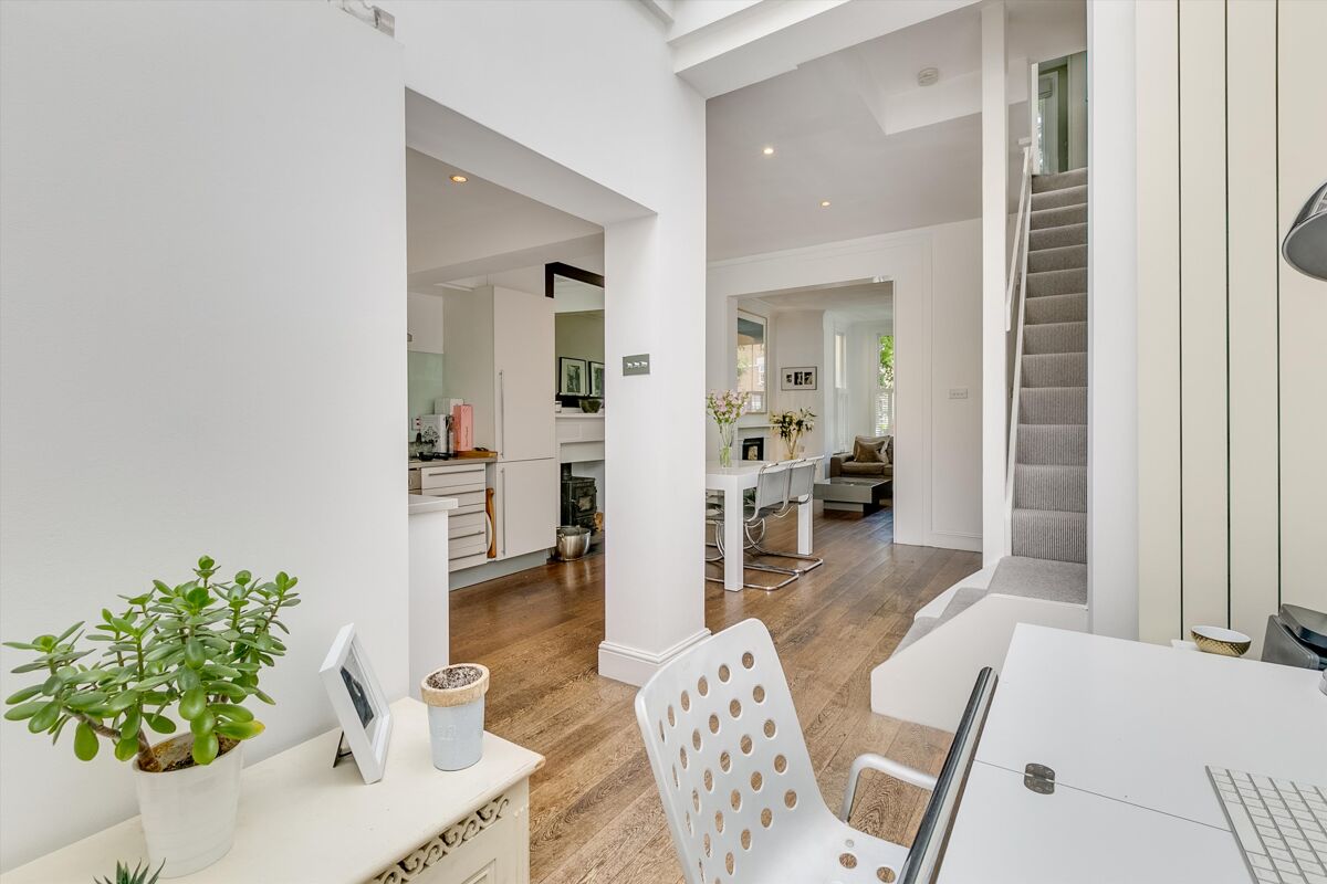 house for sale in Falcon Grove, Battersea, London, SW11. WND110262