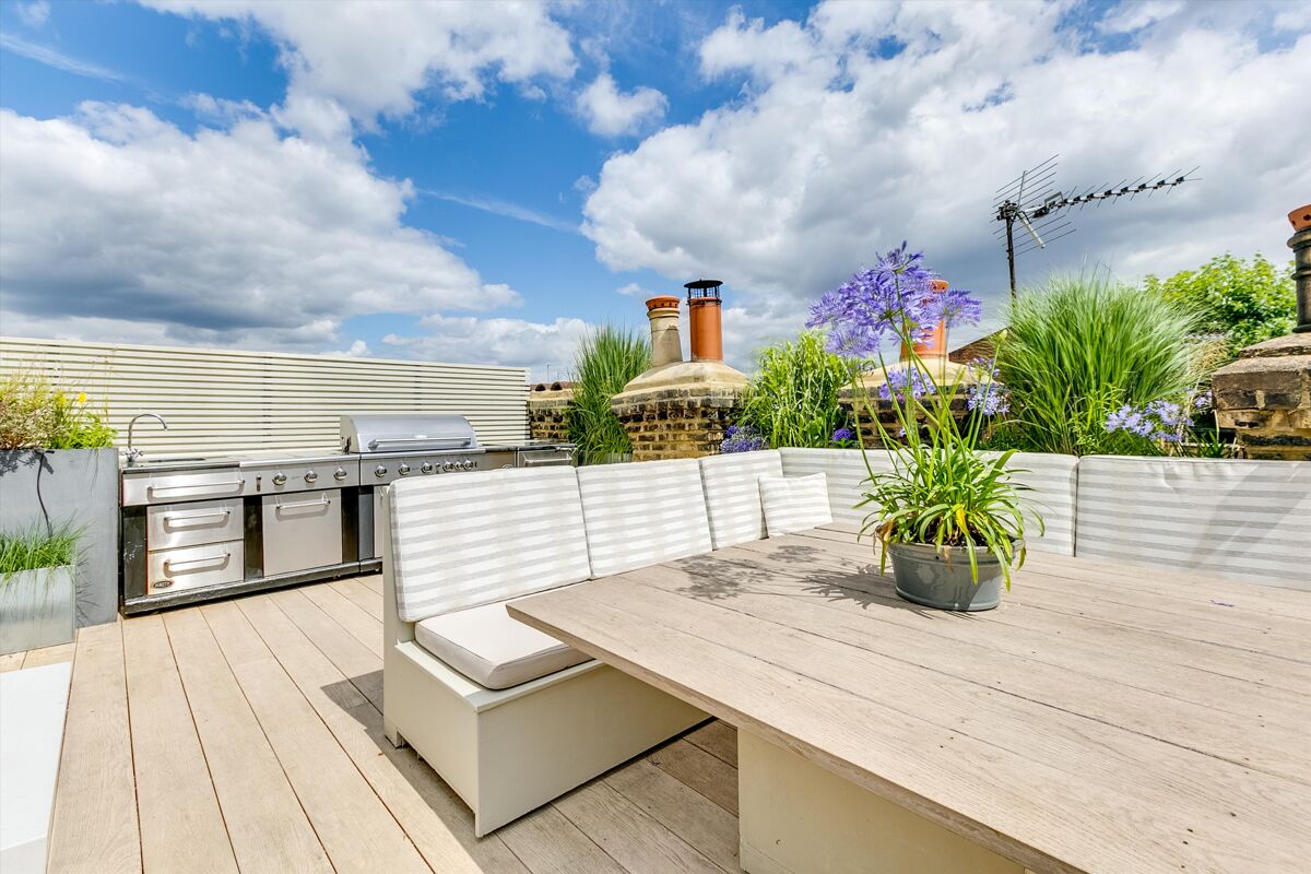 house for sale in Falcon Grove, Battersea, London, SW11. WND110262