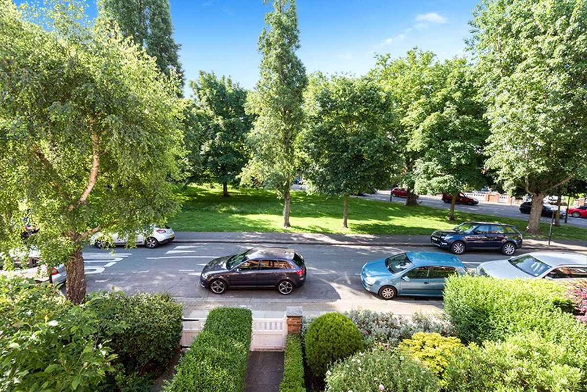 house for sale in Wandsworth Common West Side, Wandsworth, London, SW18