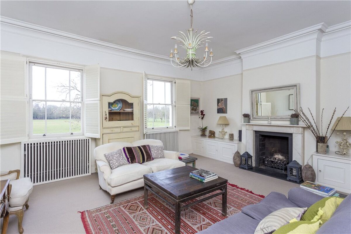 flat for sale in Bellevue Road, Wandsworth Common, London, SW17