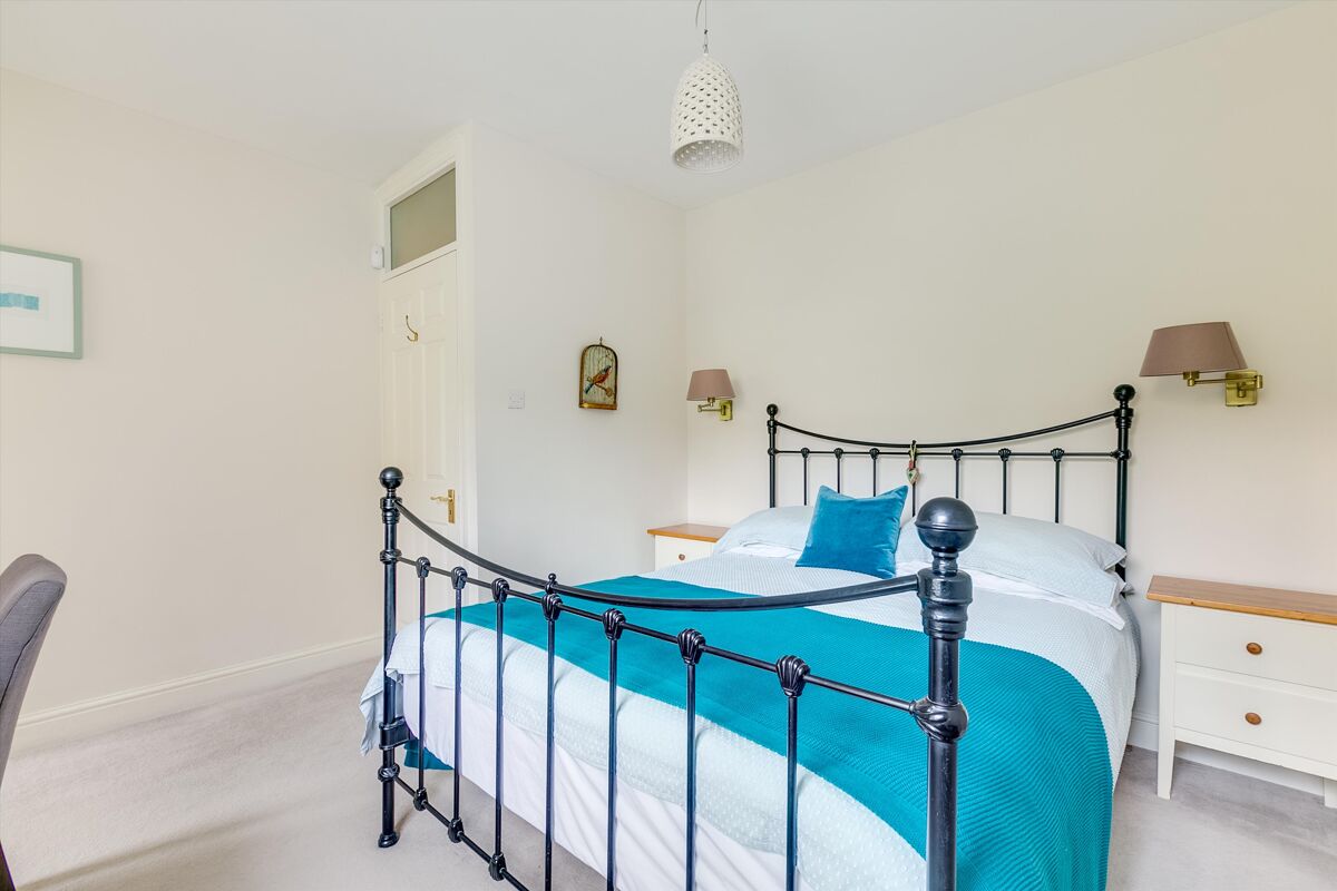 flat for sale in Crockerton Road, London, SW17 WND160152 Knight Frank