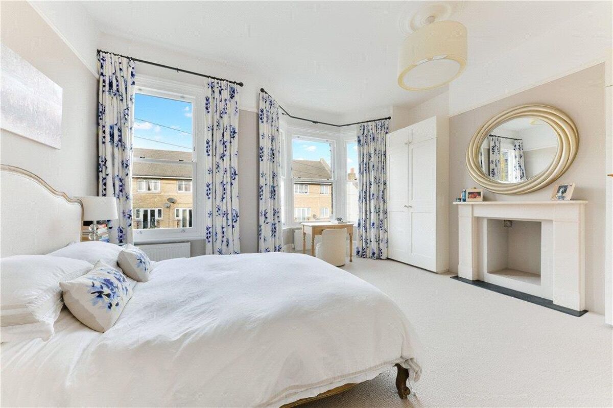 house for sale in Sarsfeld Road, Balham, Wandsworth, London, SW12