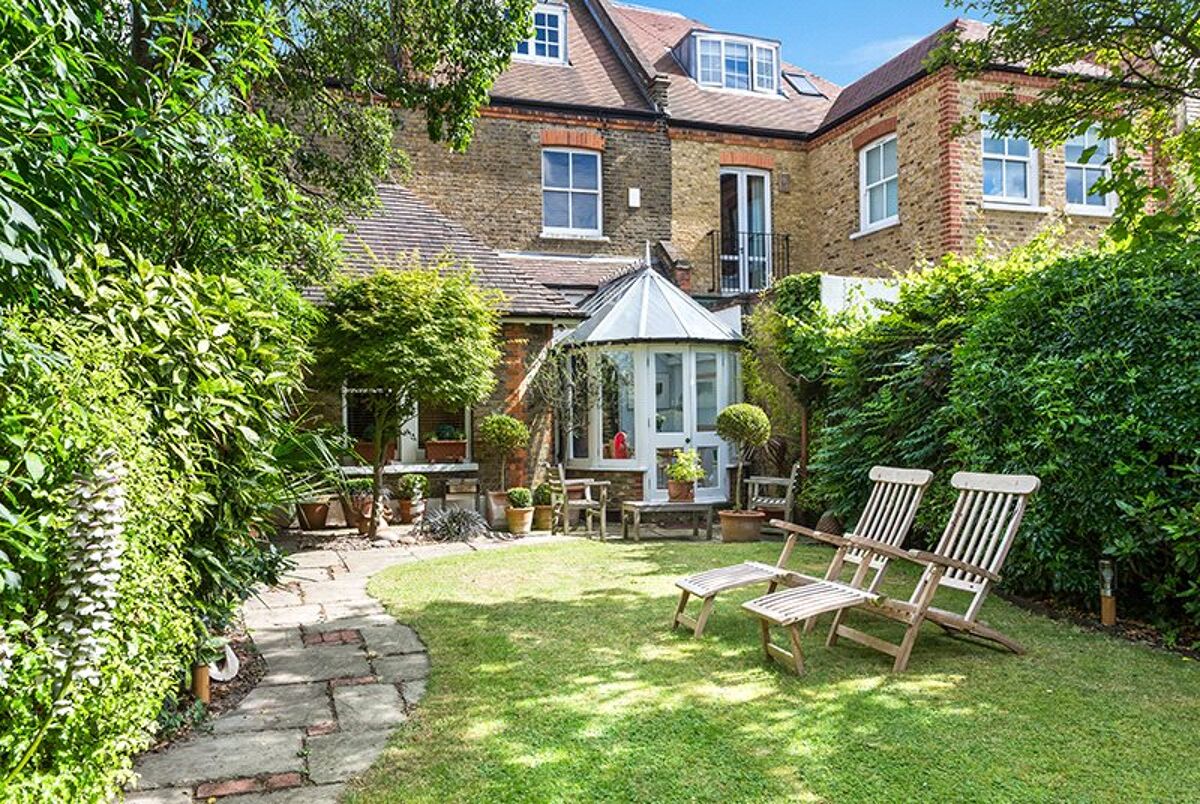 house for sale in Thurleigh Road, Between The Commons, London, SW12