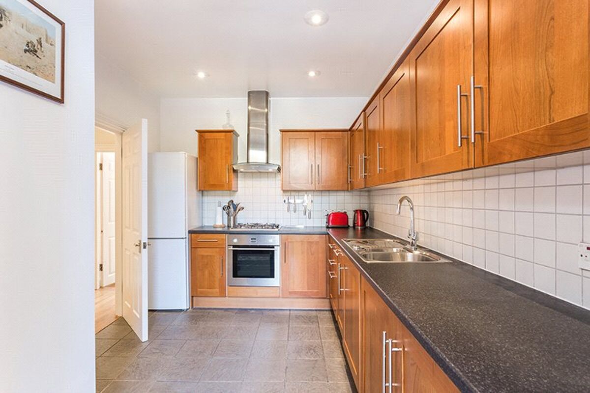flat for sale in Airedale Road, Wandsworth, London, SW12 WND170141