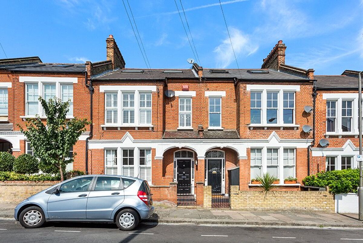 flat for sale in Airedale Road, Wandsworth, London, SW12 WND170141